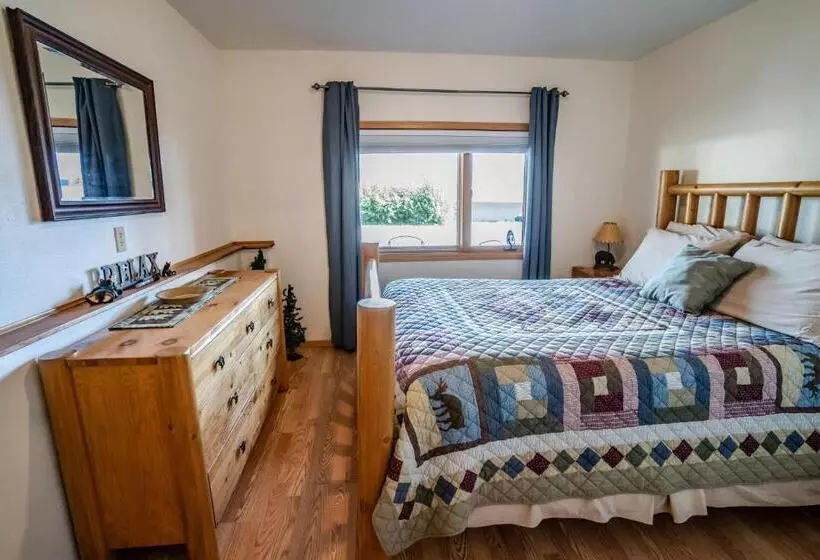ベッドアンドブレックファースト Bears Den Alaska Lodging