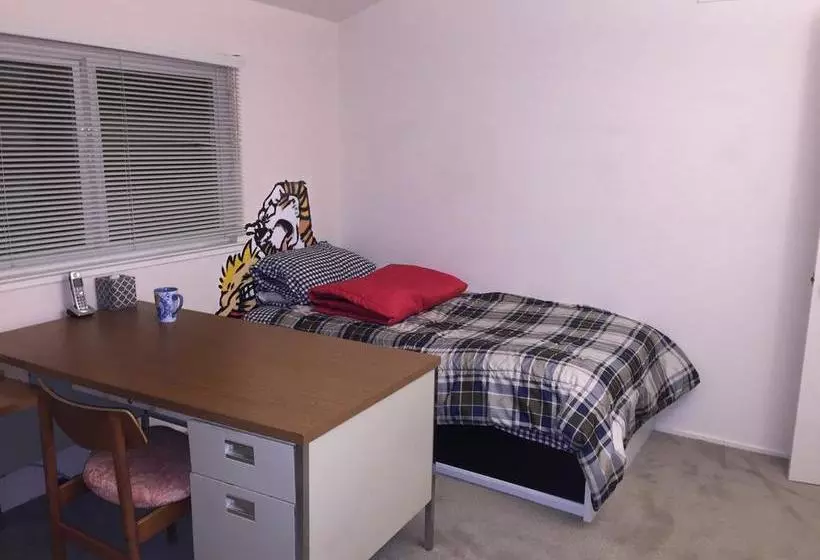 تختخواب و صبحانه Saratoga House   Cars Available