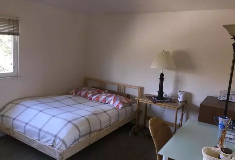 تختخواب و صبحانه Saratoga House   Cars Available