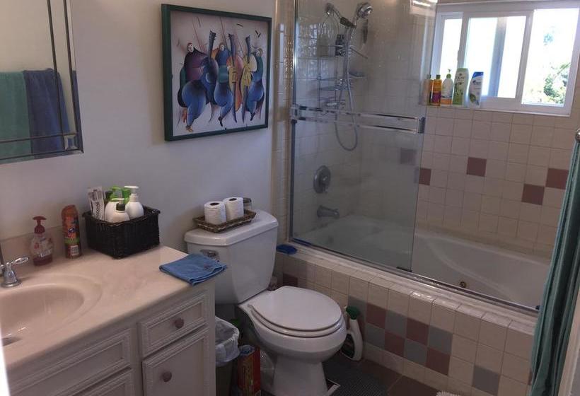 צימר Saratoga House   Cars Available