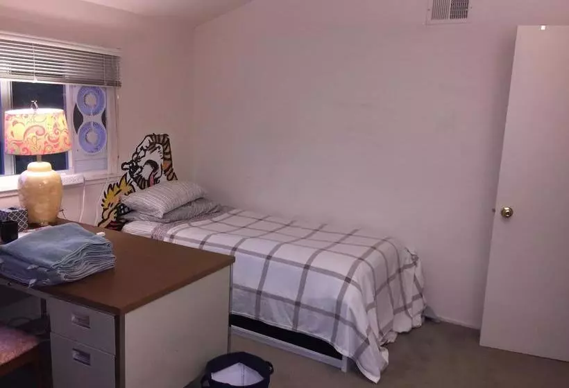 تختخواب و صبحانه Saratoga House   Cars Available