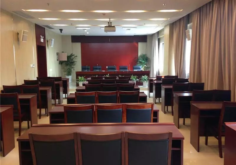 Hotelli Greentree Inn Jiangsu Nantong Haimen Sanchang North Wangjiang Road Business