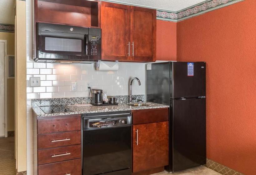 فندق Suburban Extended Stay