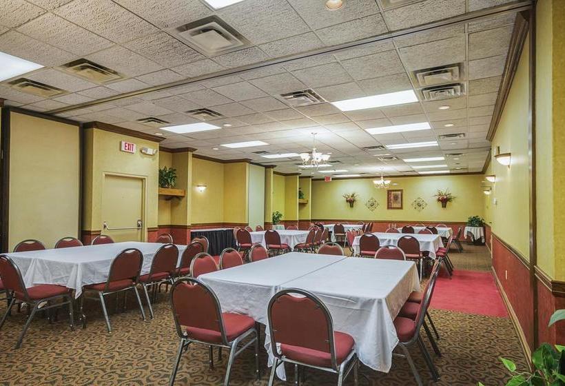 فندق Suburban Extended Stay