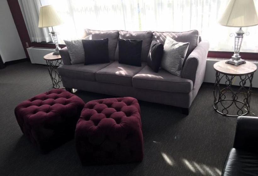 Отель The Henson