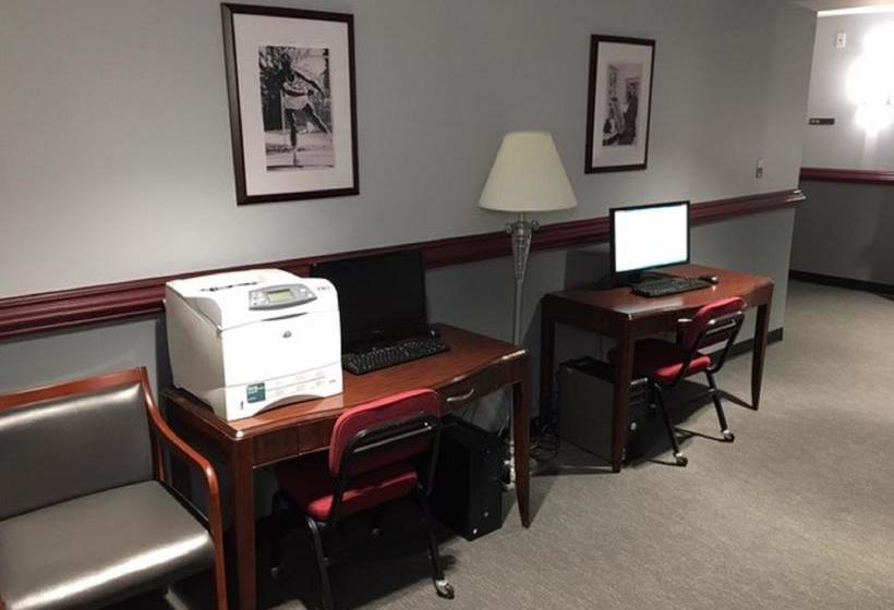 Отель The Henson