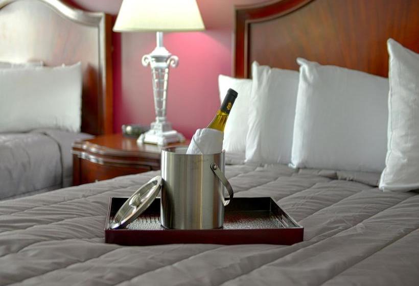 Отель The Henson