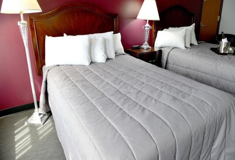 Отель The Henson