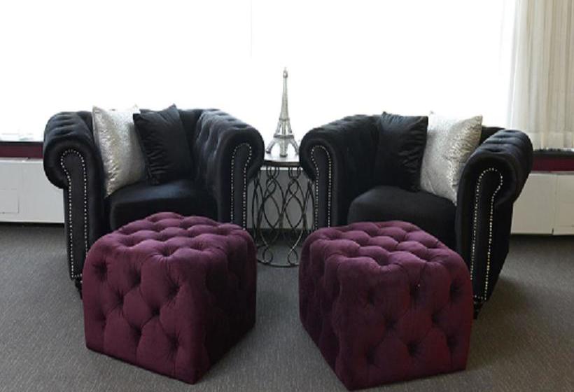 Отель The Henson