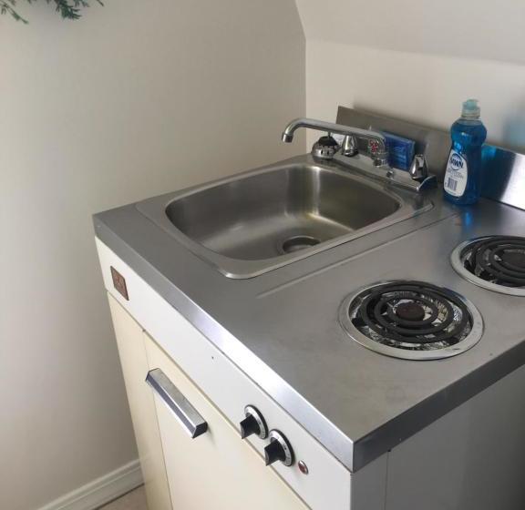 فندق على الطريق Imperial Waters