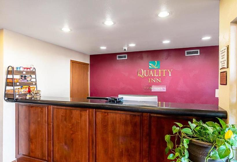 فندق على الطريق Quality Inn