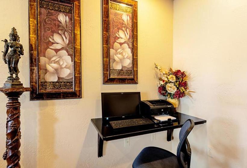 فندق على الطريق Quality Inn