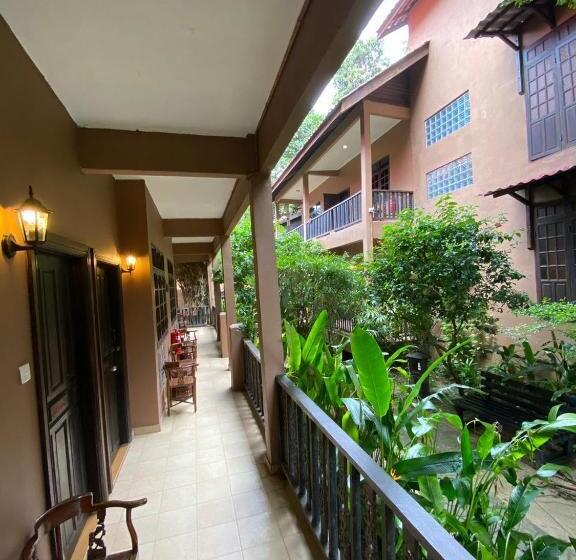 Ombak Dive Resort Perhentian Island