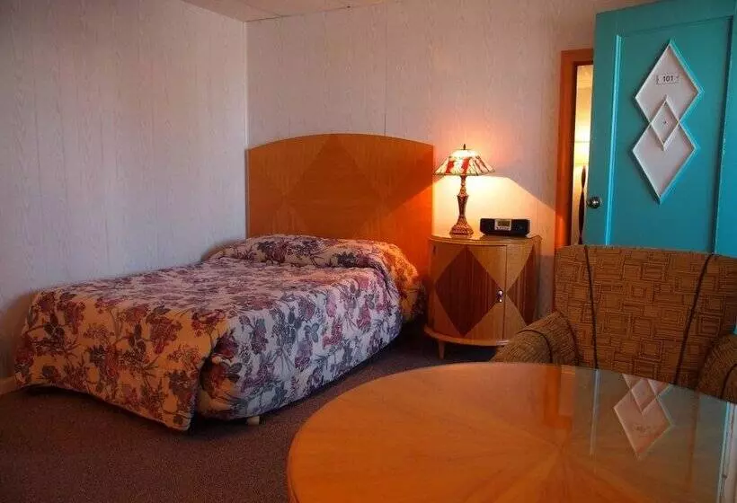Suitcase Motel & Travel