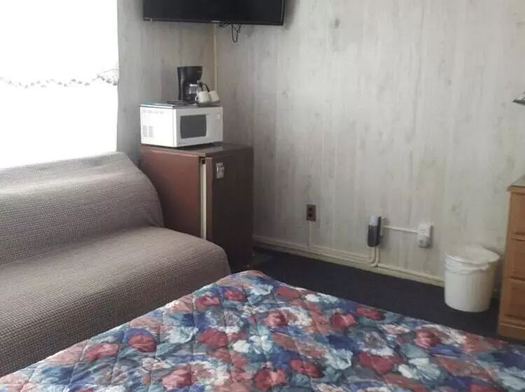 Suitcase Motel & Travel