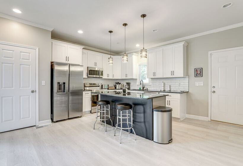 ~ 1/2 Mi To Mercedes Benz Stadium: Atlanta Home