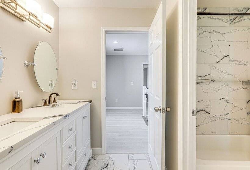 ~ 1/2 Mi To Mercedes Benz Stadium: Atlanta Home