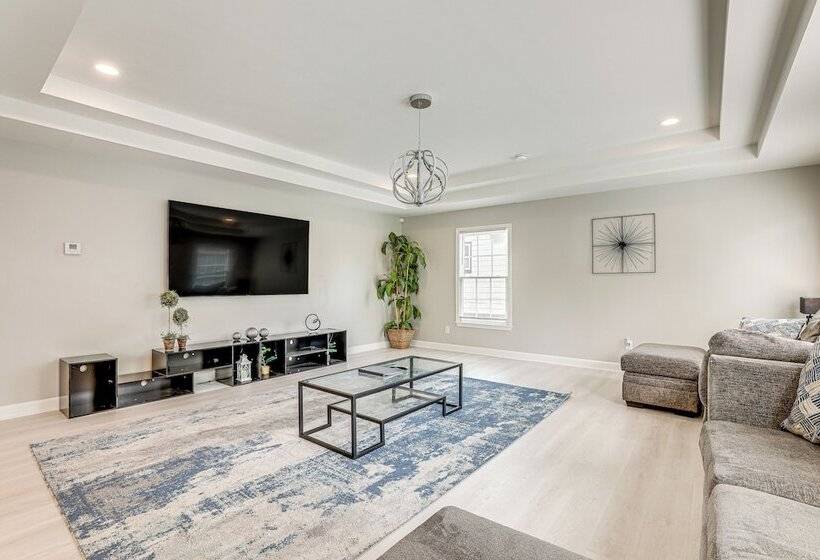 ~ 1/2 Mi To Mercedes Benz Stadium: Atlanta Home