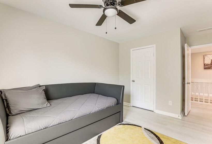 ~ 1/2 Mi To Mercedes Benz Stadium: Atlanta Home