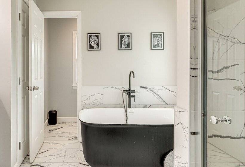 ~ 1/2 Mi To Mercedes Benz Stadium: Atlanta Home