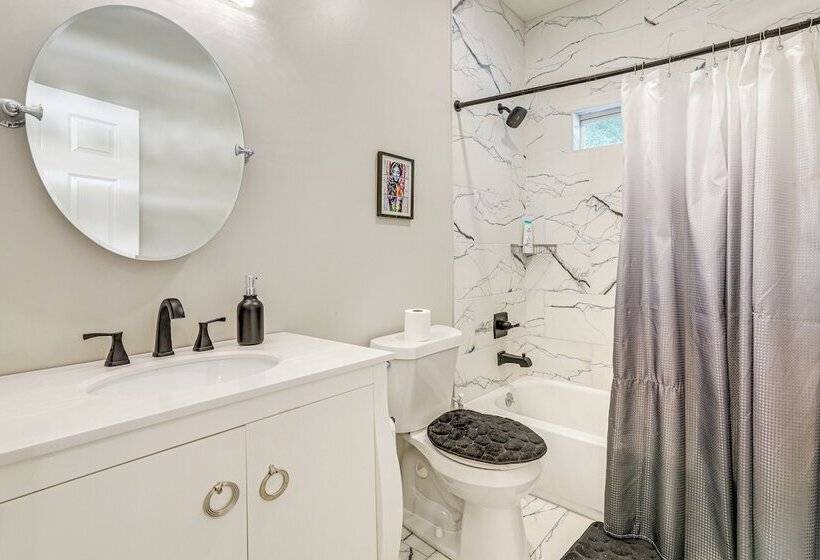 ~ 1/2 Mi To Mercedes Benz Stadium: Atlanta Home