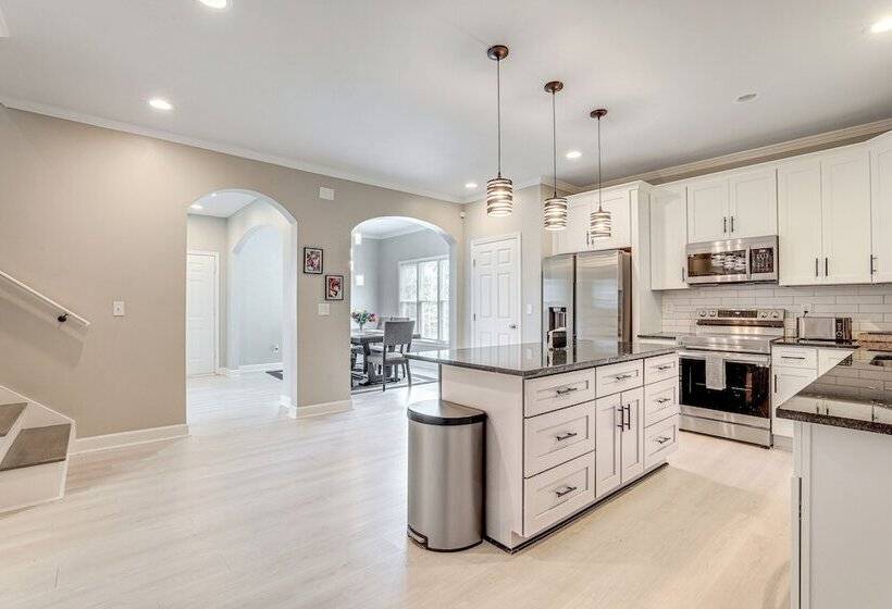 ~ 1/2 Mi To Mercedes Benz Stadium: Atlanta Home