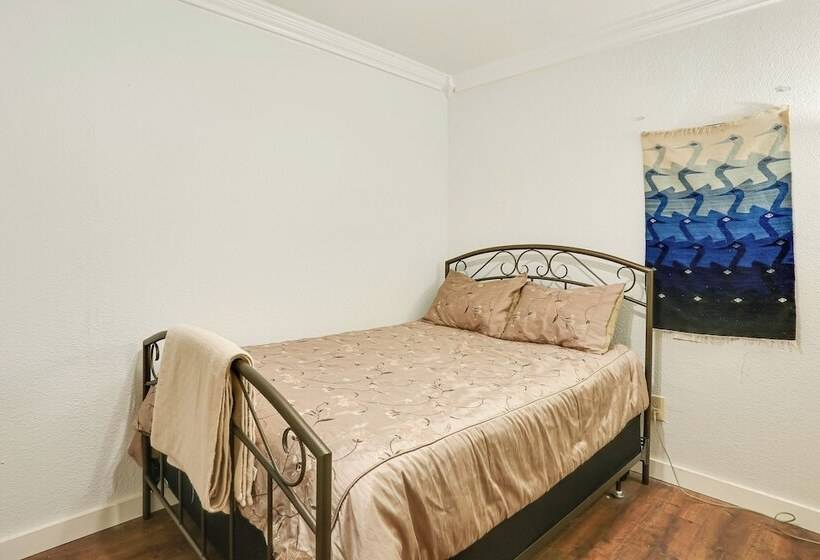 Peaceful Farm Retreat W/ Walking Trails On Site!