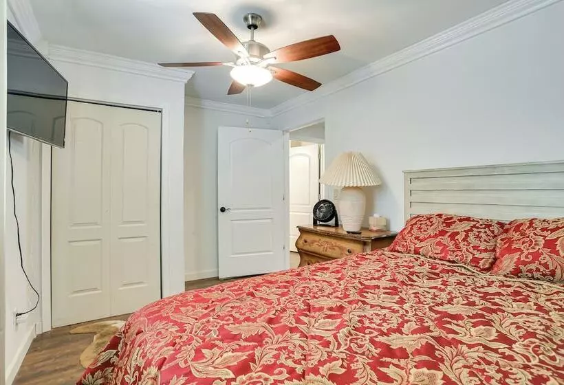 Peaceful Farm Retreat W/ Walking Trails On Site!