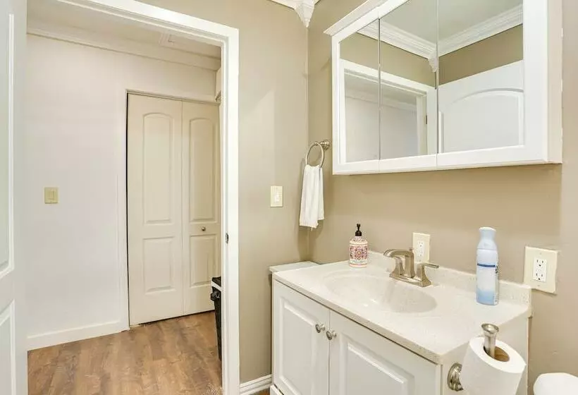 Peaceful Farm Retreat W/ Walking Trails On Site!