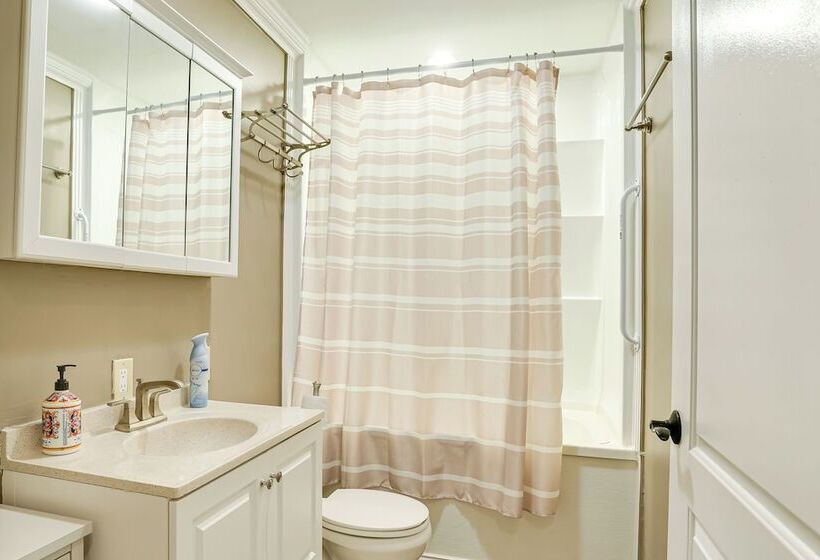 Peaceful Farm Retreat W/ Walking Trails On Site!