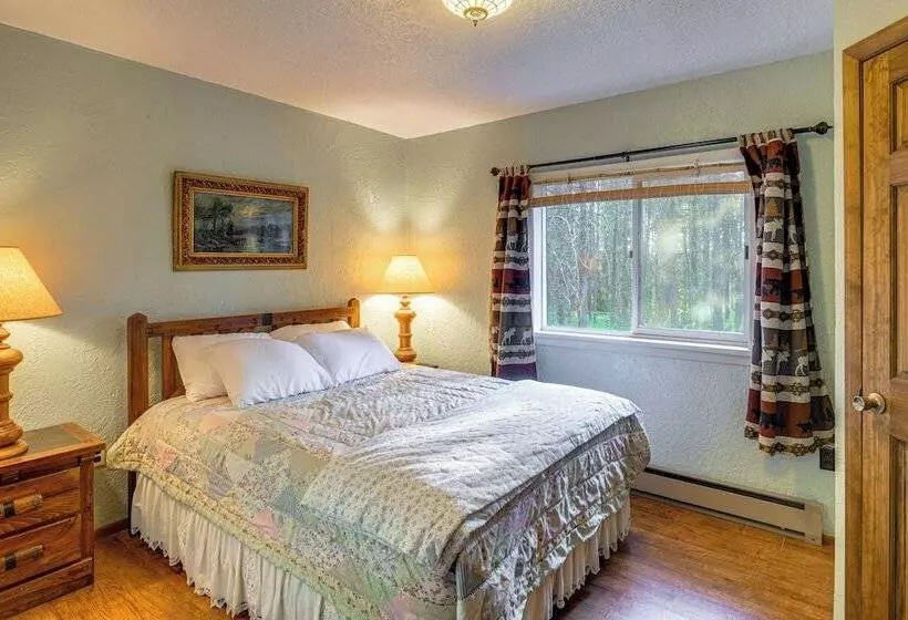 Island Park Fishing Cabin   Walk To Henrys Fork!