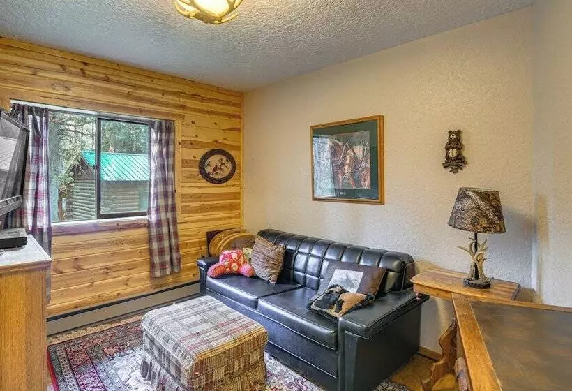 Island Park Fishing Cabin   Walk To Henrys Fork!