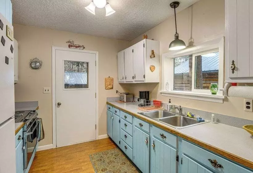 Island Park Fishing Cabin   Walk To Henrys Fork!