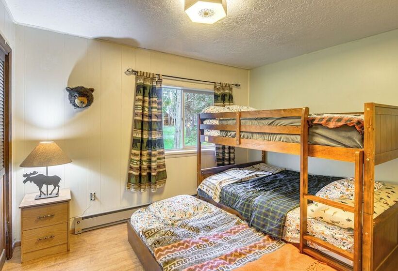 Island Park Fishing Cabin Walk To Henrys Fork!