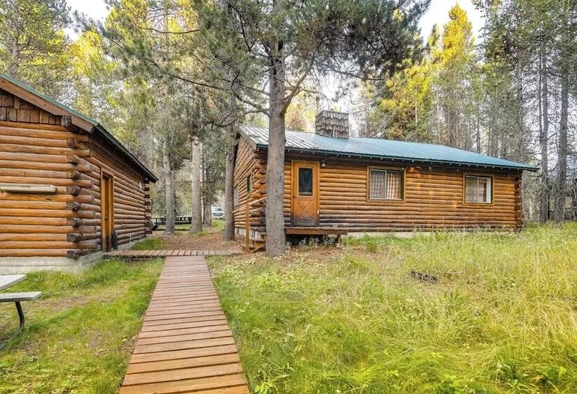 Island Park Fishing Cabin   Walk To Henrys Fork!