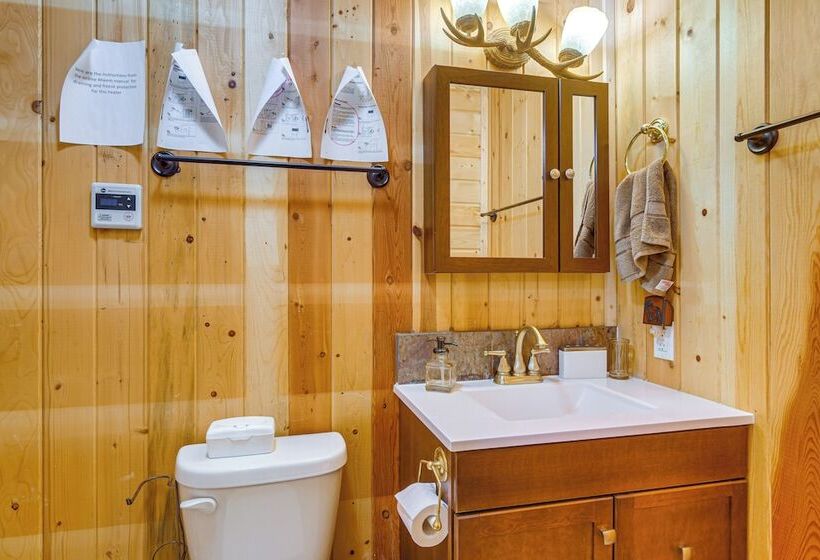 Island Park Fishing Cabin Walk To Henrys Fork!