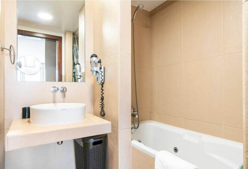 Luxury 3br 7 Pools Beach 200 M