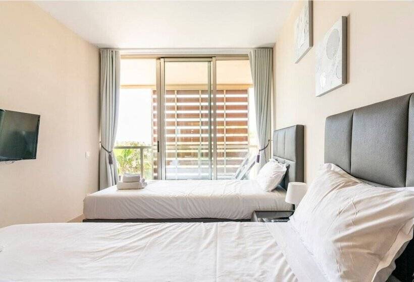 Luxury 3br 7 Pools Beach 200 M