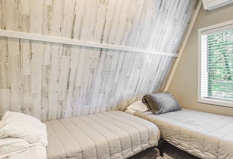 Pet Friendly Oxford A Frame Cabin W/ Fire Pit!