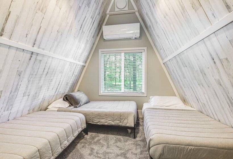 Pet Friendly Oxford A Frame Cabin W/ Fire Pit!