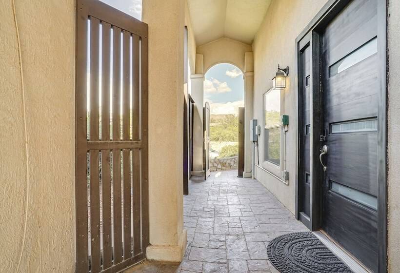 Unique El Paso Home W/ Patio ~ 1 Mi To The Shoppes