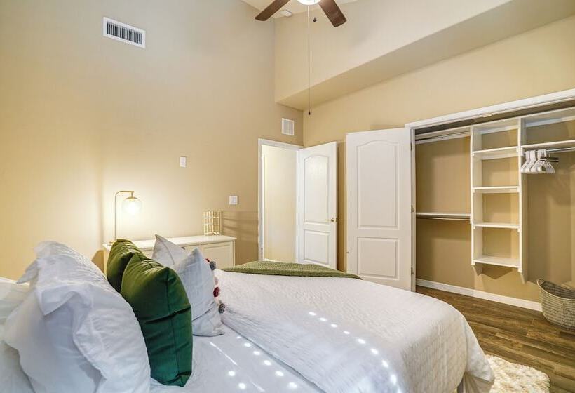 Unique El Paso Home W/ Patio ~ 1 Mi To The Shoppes