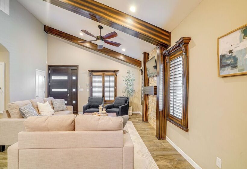 Unique El Paso Home W/ Patio ~ 1 Mi To The Shoppes