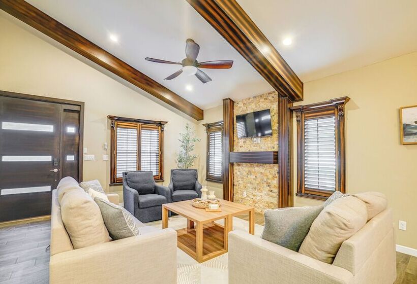 Unique El Paso Home W/ Patio ~ 1 Mi To The Shoppes