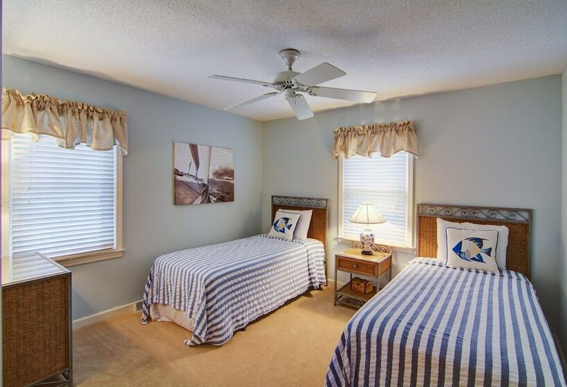 12 42nd Avenue By Avantstay 2 Mins To The Beach Screened In Porch!