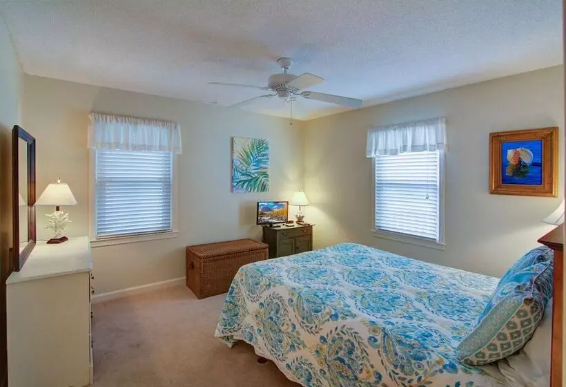 12 42nd Avenue By Avantstay 2 Mins To The Beach Screened In Porch!