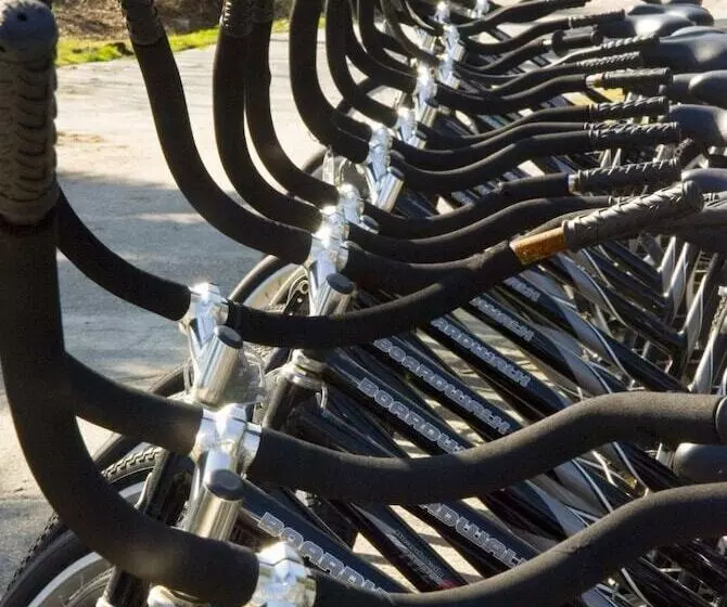 12 42nd Avenue By Avantstay 2 Mins To The Beach Screened In Porch!