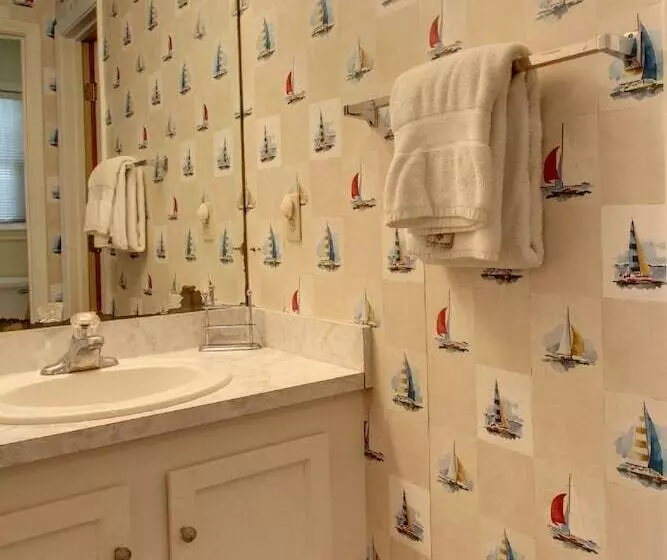 12 42nd Avenue By Avantstay 2 Mins To The Beach Screened In Porch!