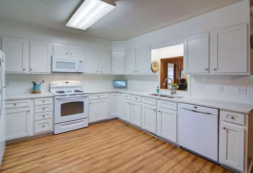 12 42nd Avenue By Avantstay 2 Mins To The Beach Screened In Porch!