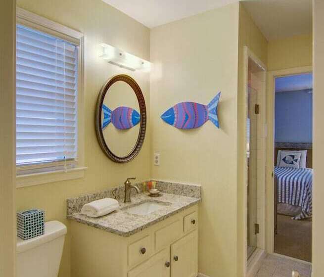 12 42nd Avenue By Avantstay 2 Mins To The Beach Screened In Porch!